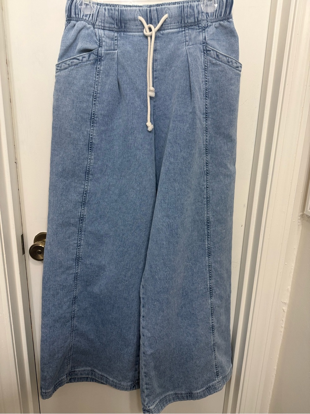 aerie Light Blue Wide-Leg Drawstring Jeans daydream denim trouser size small